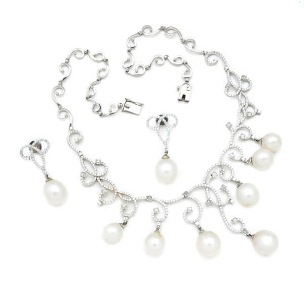 14K White Gold Pearl Diamond Necklace