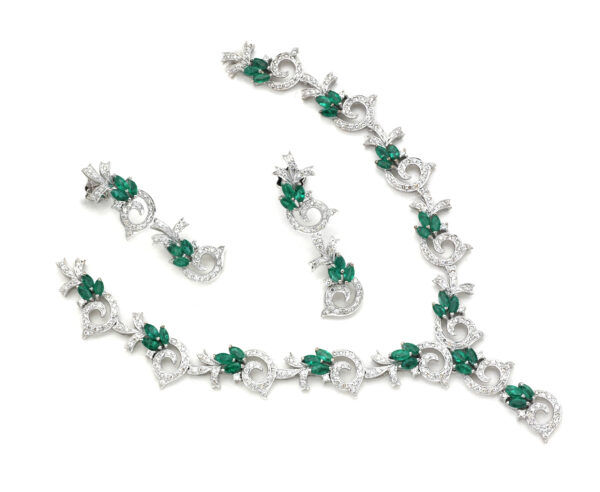 14K White Gold Emerald Necklace